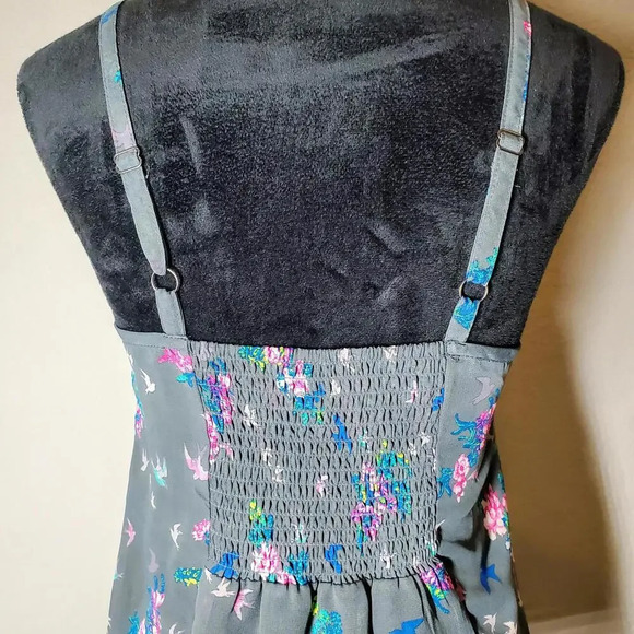 No Boundaries Gray Floral Ruffle Front Blouse Size Medium NWOT - Picture 10 of 12